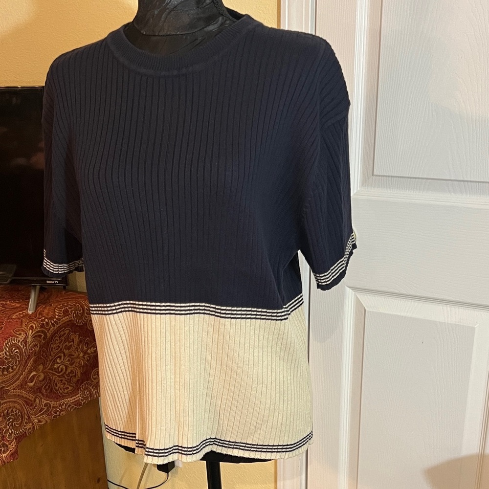 Casual Corner Navy and Cream Short Sleeve Top